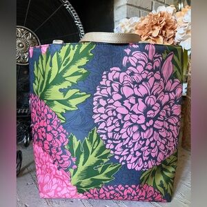Enchanted Autumn Timeless Large Floral Spring Summer Beach Tote NWOT